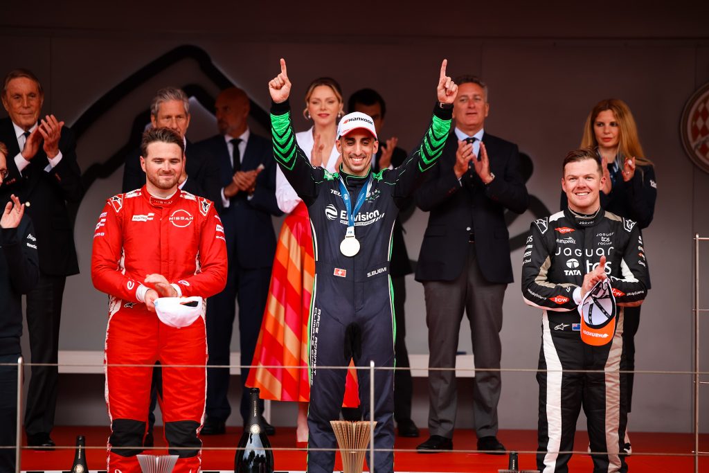 Monako’da FIA Başkanı Madalyasını Burcu Çetinkaya Verdi