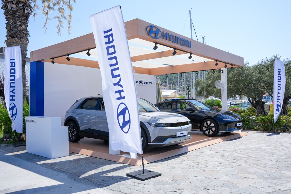Hyundai Elektrikli Modelleri Ege Sahillerinde Meraklılarını Bekliyor