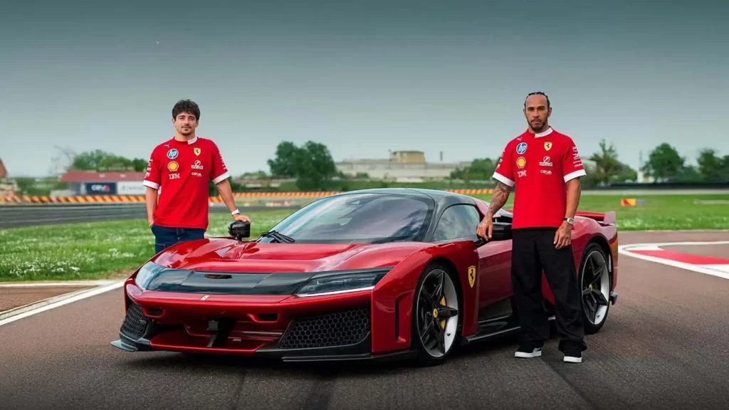 Lewis Hamilton ve Charles Leclerc Ferrari F80 İle Tanıştı