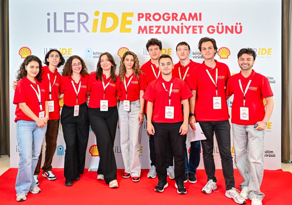 “Shell İleride” Programı Üçüncü Dönem Mezunlarını Verdi
