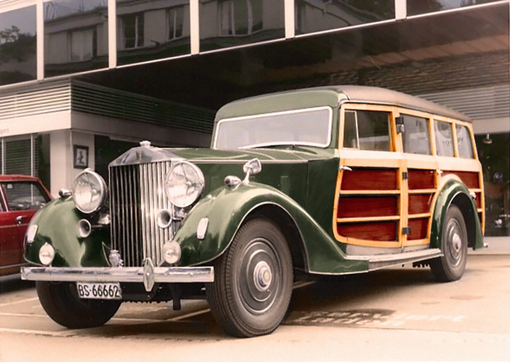 Sanatın Yüzyıllık Sessiz Tanığı: Rolls-Royce Phantom