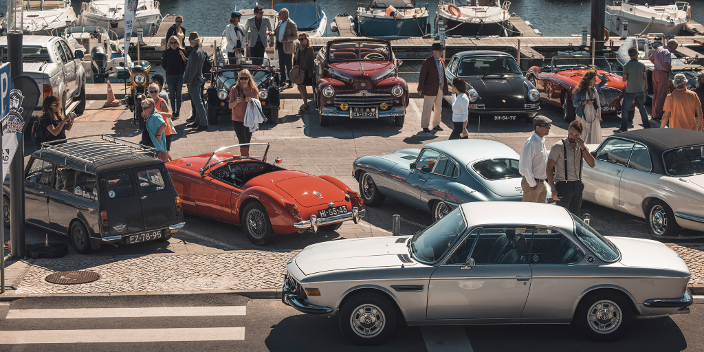 Klasik Araçlar Erkek Sağlığına Dikkat Çekmek İçin İzmir Yollarında