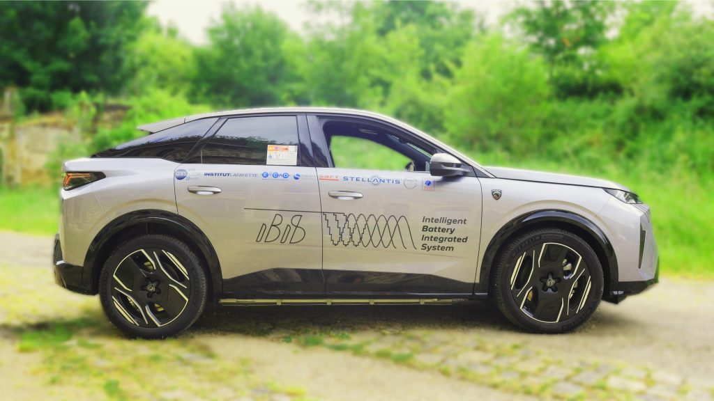Stellantis Akıllı Entegre Batarya Sistemi ile Donatılmış İlk Prototip Aracını Tanıttı