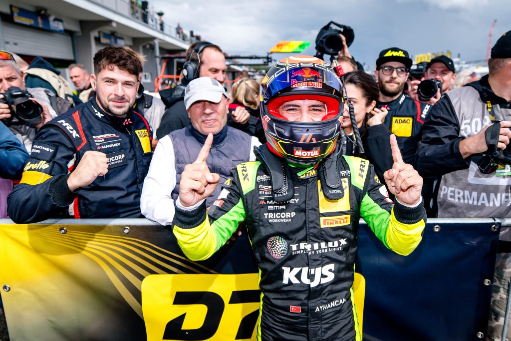 Ayhancan Güven’den Tarihi DTM Şampiyonluğu