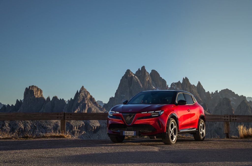 Alfa Romeo Yeni Junior Sport Speciale Modelini Tanıttı