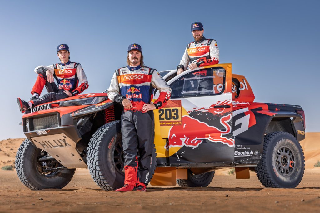 TOYOTA GAZOO Racing W2RC Güncellenen Kadrosu ve Yeni DKR GR Hilux ile 2026 Dakar Rallisi’ne Katılıyor