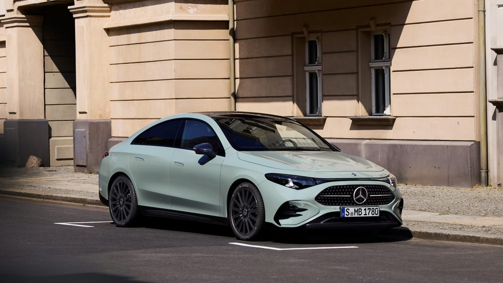 Mercedes-Benz CLA Hybrid Modelini Piyasaya Sürdü