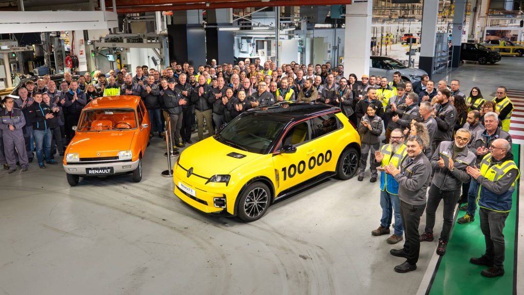 Renault 5 E-Tech 100.000 Üretim Adedine Ulaştı