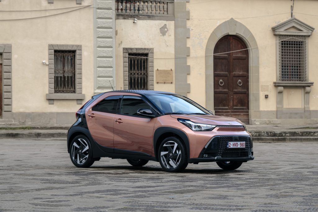 Yeni Aygo X “Yepyeni Stil, Modern Teknoloji ve Hibrit Eğlence” Sloganıyla Tanıtıldı