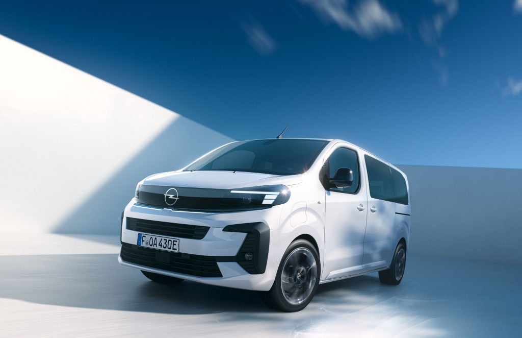 Yerli Üretim Opel Zafira ve Vivaro Yetkili Satıcılarındaki Yerini Aldı