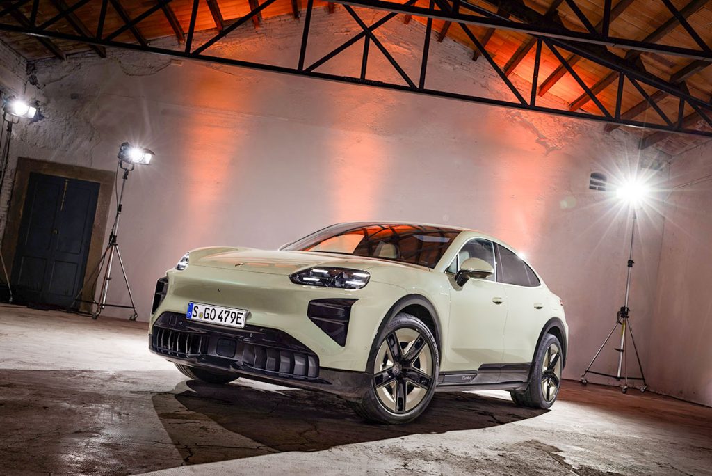 Yeni Yüzde 100 Elektrikli Porsche Cayenne Coupé Sahneye Çıktı