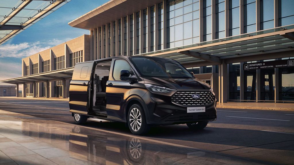 Yeni Ford Tourneo Custom Modeline 9+1 Koltuk Seçeneği