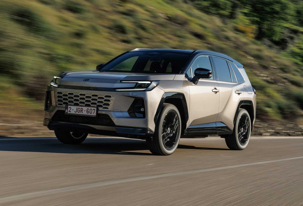 Toyota, Yeni RAV4 ile SUV Segmentine Yine İddialı Geliyor