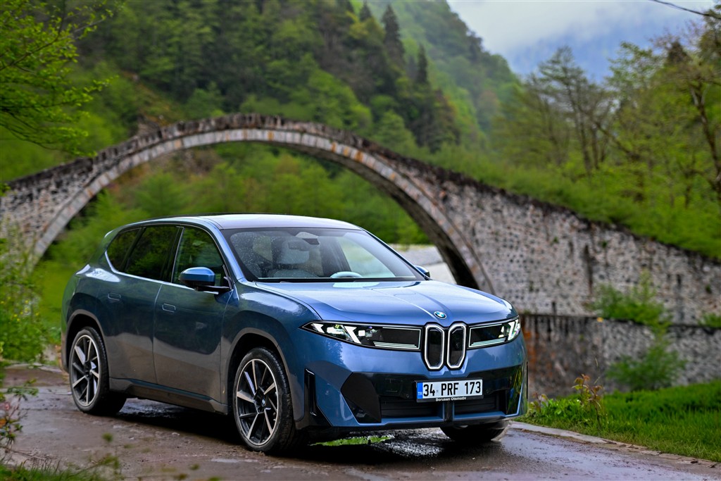 Yeni BMW iX3 Türkiye’de Yollara Çıktı