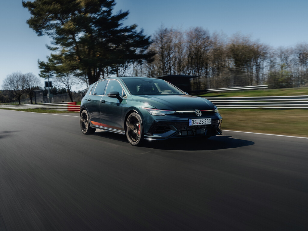 Volkswagen Golf GTI EDITION 50, Nürburgring Nordschleife’deki En Hızlı Önden Çekişli Seri Üretim Modeli Oldu