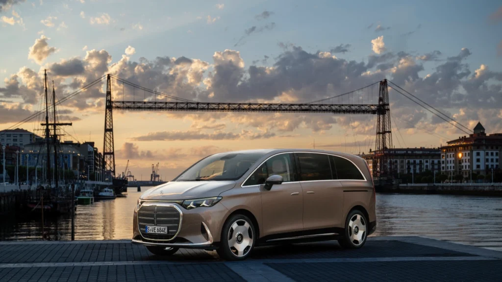 Mercedes-Benz Yeni Elektrikli VLE Modelini Tanıttı