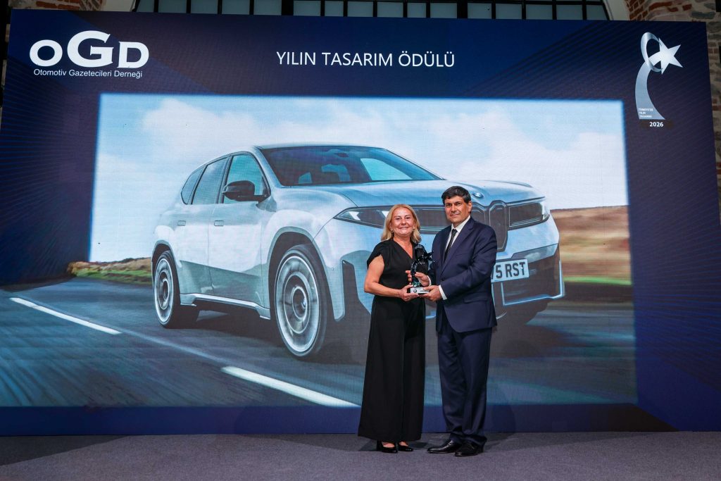 Yeni BMW iX3’e OGD’nin “Türkiye’de Yılın Otomobili” Yarışmasında 3 Ödül
