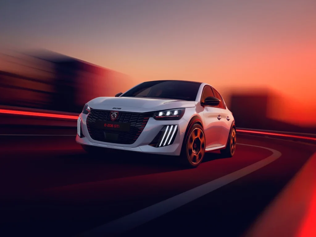 Peugeot E-208 GTi Sahneye Çıkıyor