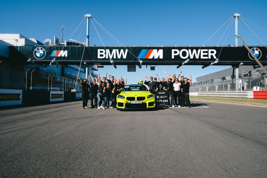 Yeni BMW M2, M Performance Track Kit ile Nürburgring Rekorunu Kırdı
