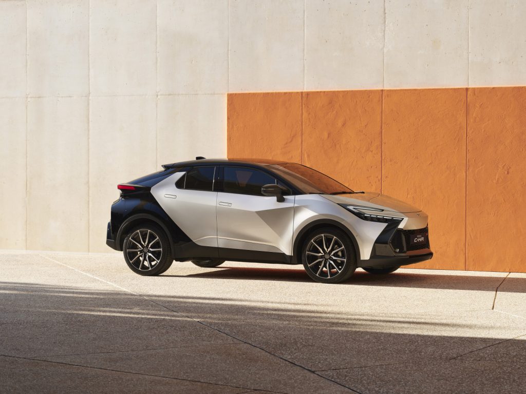 Toyota C-HR Hybrid İlk 6 Ayda SUV Segmentinin Zirvesinde Yer Aldı
