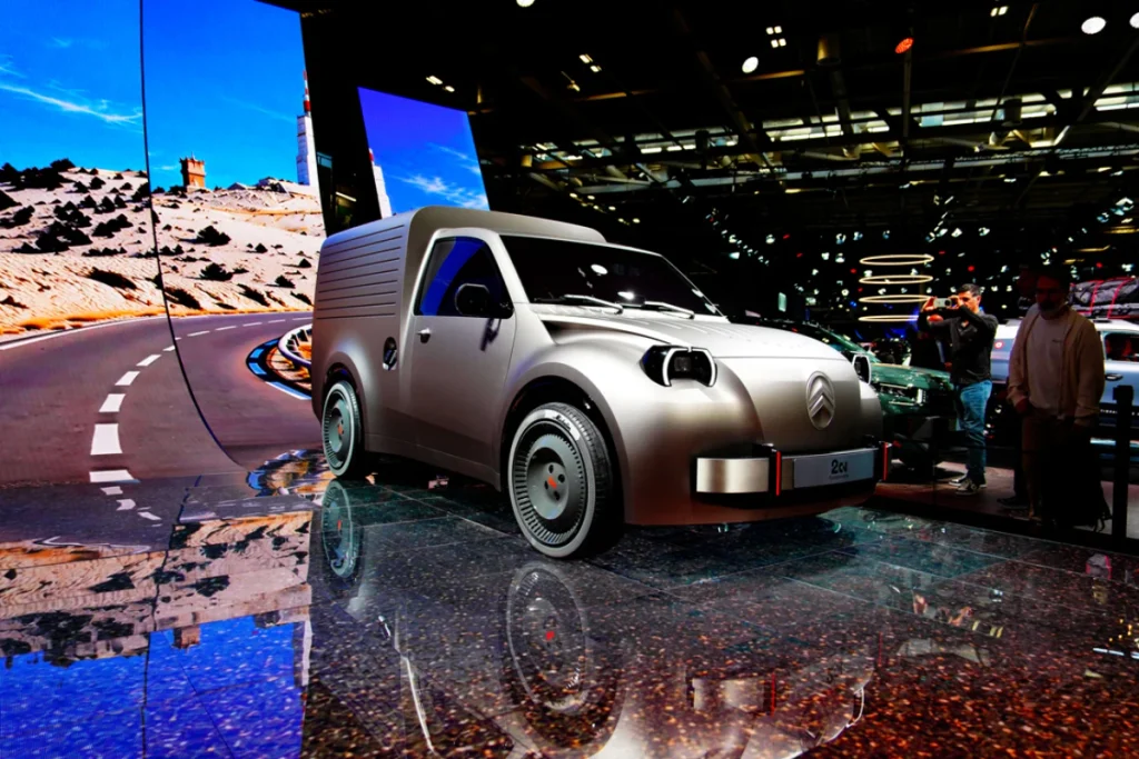Citroën, Unutulmayan 2 CV Fourgonnette Modelini Paris Otomobil Fuarı’nda Yeniden Hayata Döndürüyor