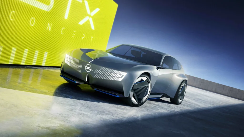 Opel, Yeni STX Concept ile Station Wagon Vizyonunu Tanıttı