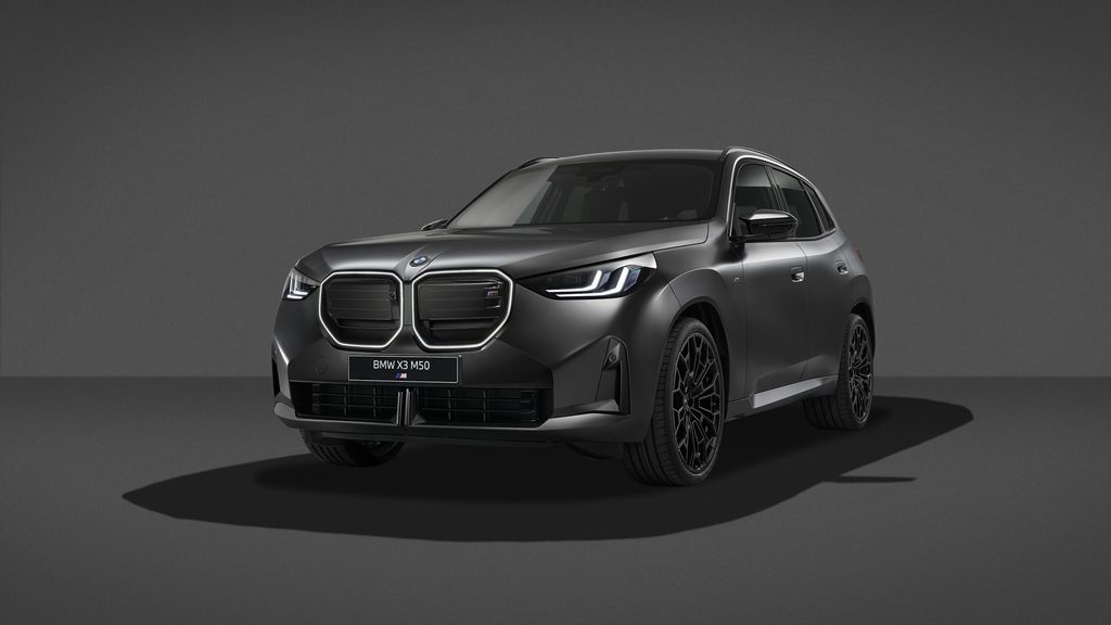 BMW X3 M50 xDrive:Yeni Black Package ve Artırılmış Performans